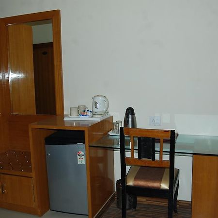 Metro Palace Hotel Bikaner Bagian luar foto