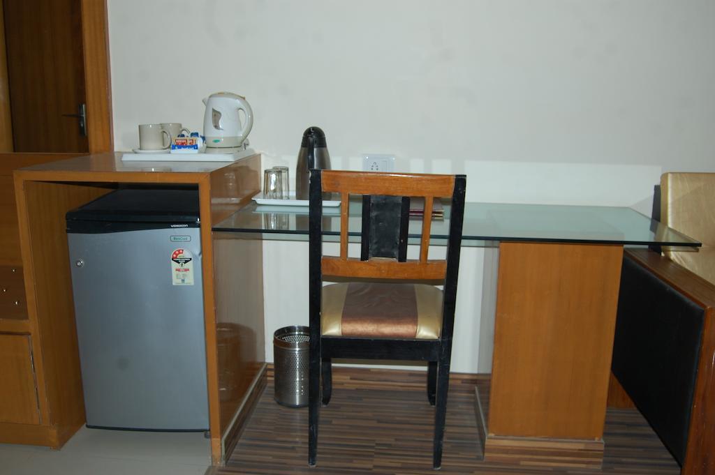 Metro Palace Hotel Bikaner Bagian luar foto
