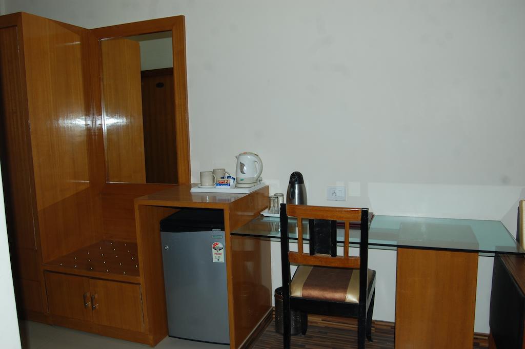 Metro Palace Hotel Bikaner Bagian luar foto