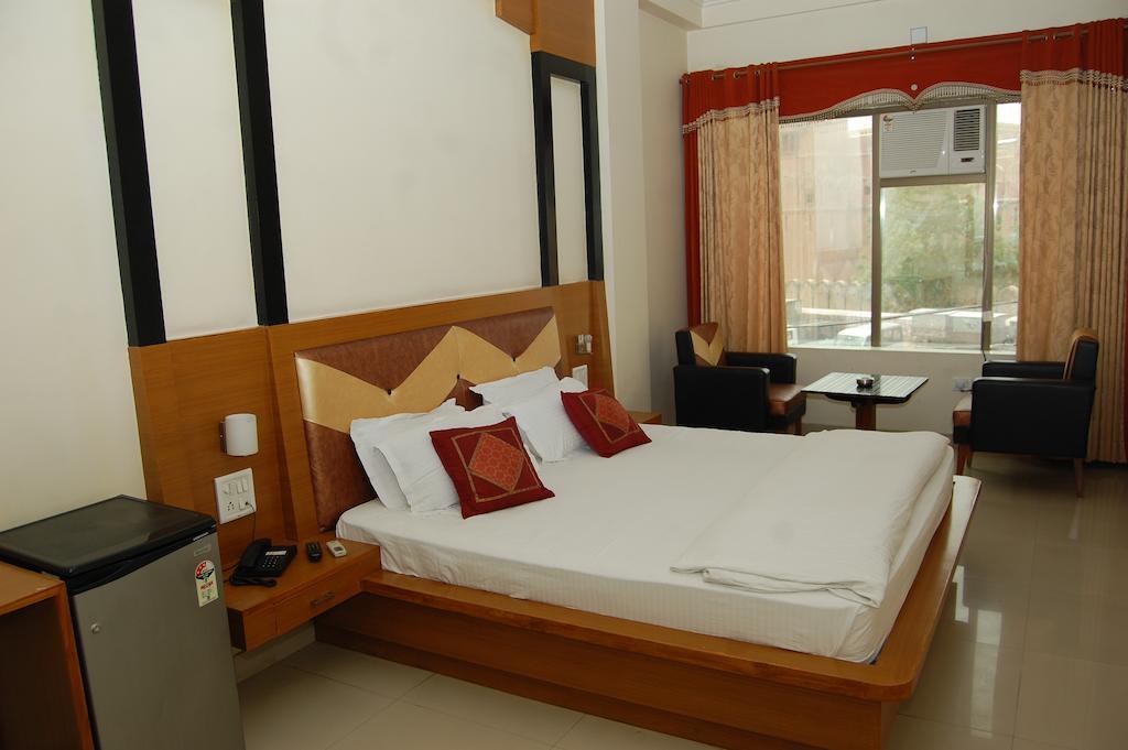 Metro Palace Hotel Bikaner Bagian luar foto