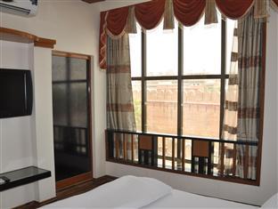 Metro Palace Hotel Bikaner Bagian luar foto